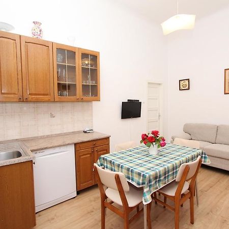 Apartment Riki ロヴィニ エクステリア 写真