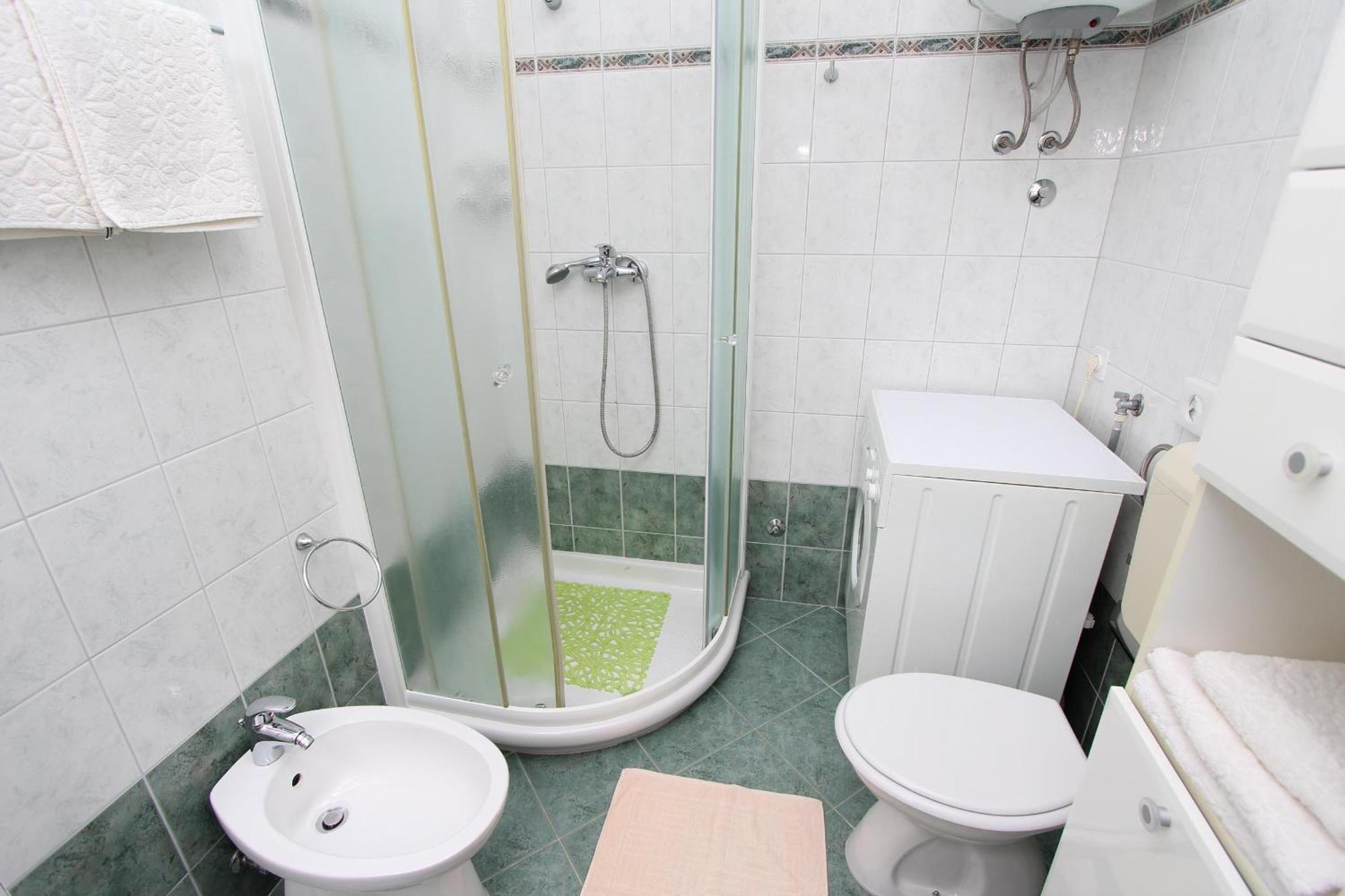 Apartment Riki ロヴィニ エクステリア 写真