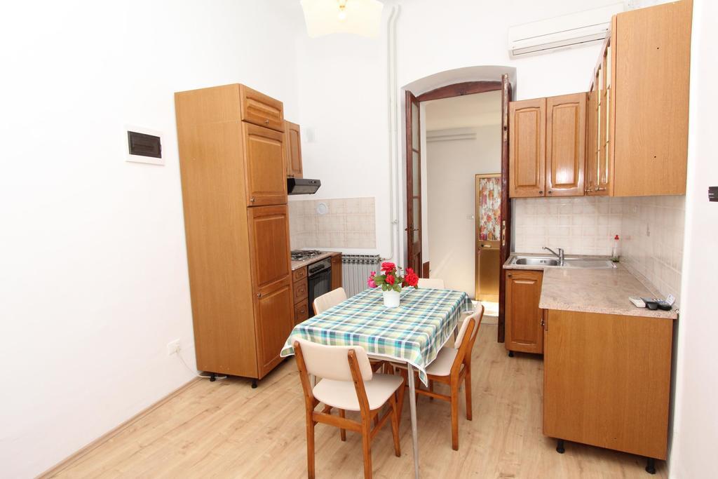 Apartment Riki ロヴィニ エクステリア 写真