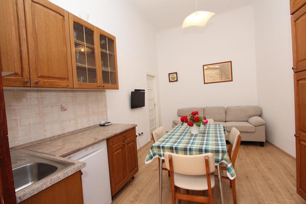 Apartment Riki ロヴィニ エクステリア 写真